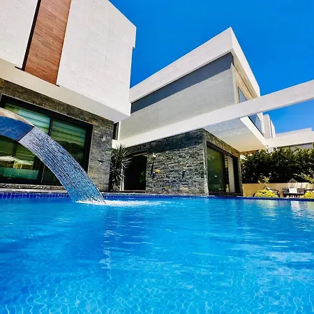 Luxury Swan 5 With Private Pool Vilă