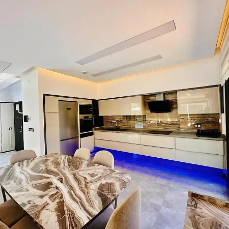 Vilă Luxury Swan 5 With Private Pool *