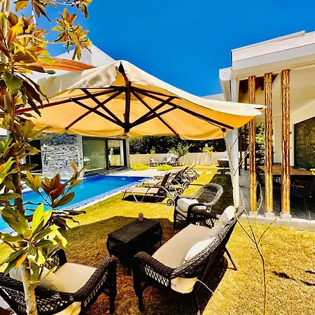 Luxury Swan 5 With Private Pool