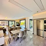 빌라 Luxury Swan 5 With Private Pool
