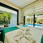 Luxury Swan 5 With Private Pool 빌라 쿠사다시