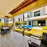 Luxury Swan 5 With Private Pool 빌라 쿠사다시