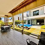 Luxury Swan 5 With Private Pool